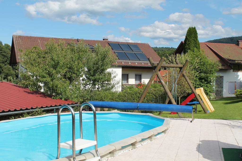 Gaestehaus Fidelis Grafenwiesen Exterior photo